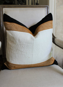 Buna pillow cover