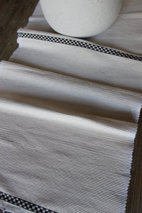 Mulu handwoven table runner