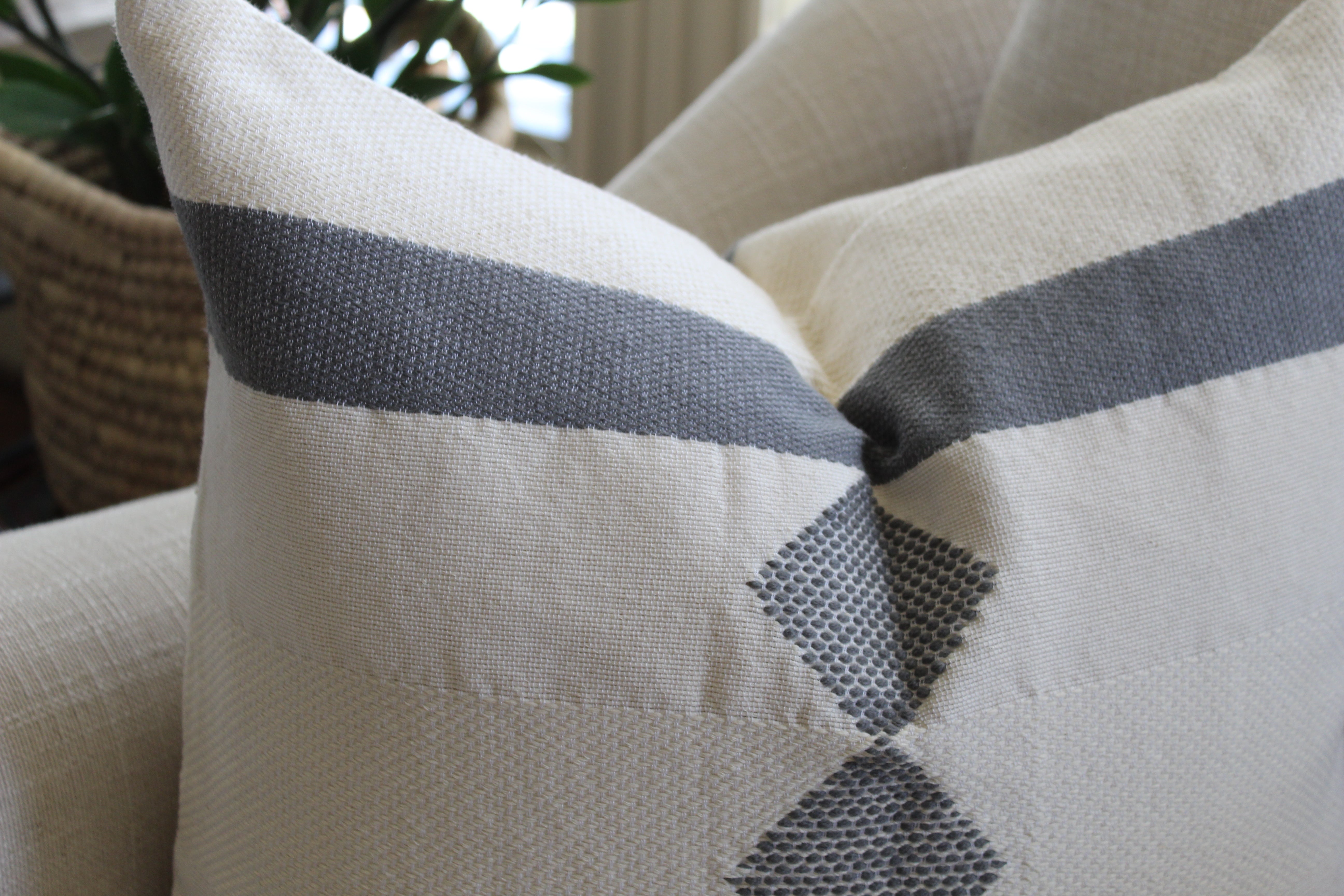 Saba pillow cover/ gray pattern